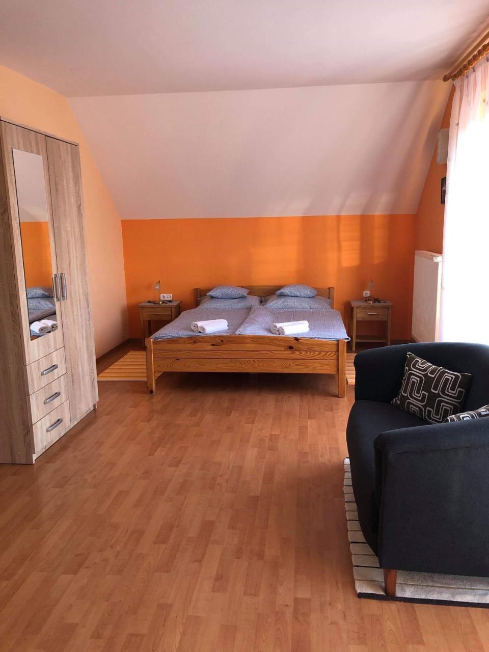 Kristaly Apartmanhaz Sárvár Eksteriør billede